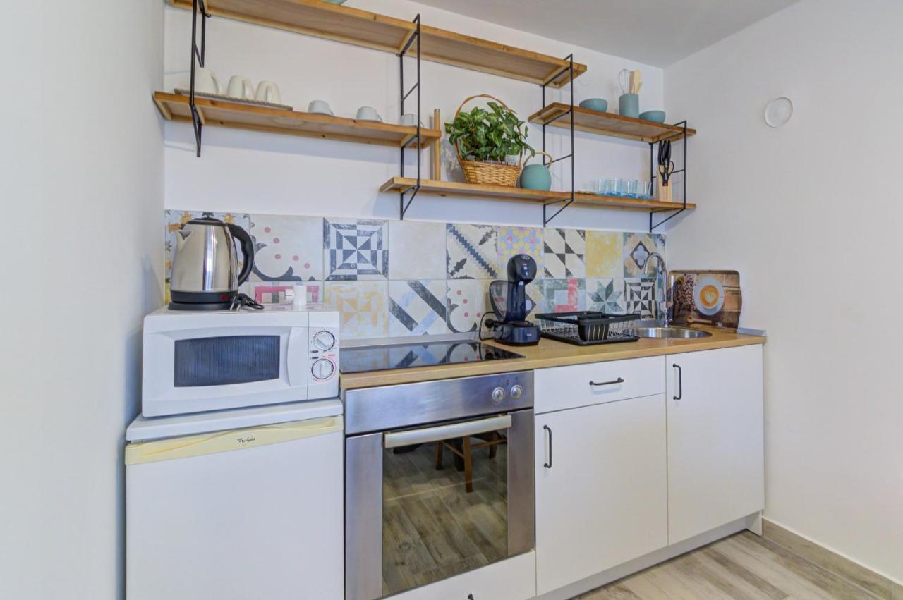 Apartments Maria Сень Екстер'єр фото