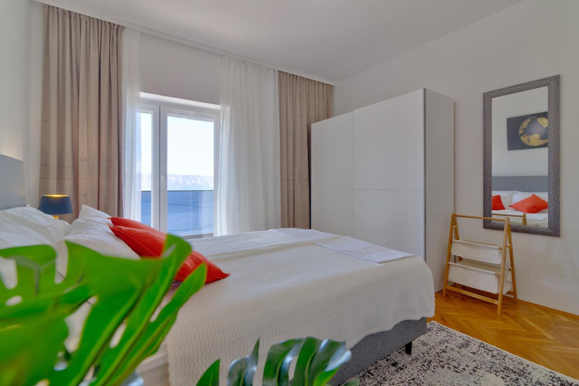 Apartments Maria Сень Екстер'єр фото
